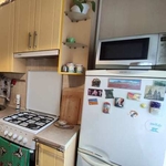 Продам 2-к. квартиру-сталінку, 4/5, метро 5 хв.