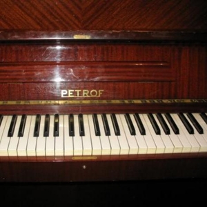 Продам пианино Украина 