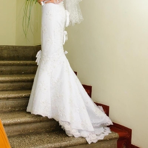 Продам обворожительное свадебное платье со шлейфом