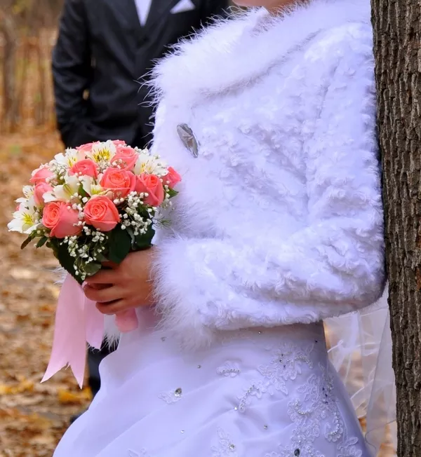 Элегантное свадебное платье и шубка 2