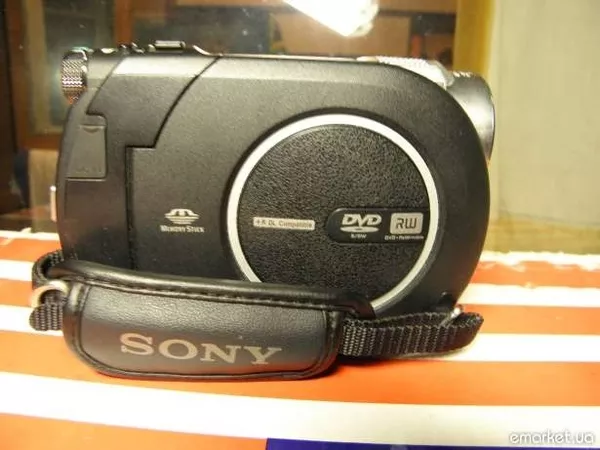  продам видеокамеру Sony DCR-DVD610E