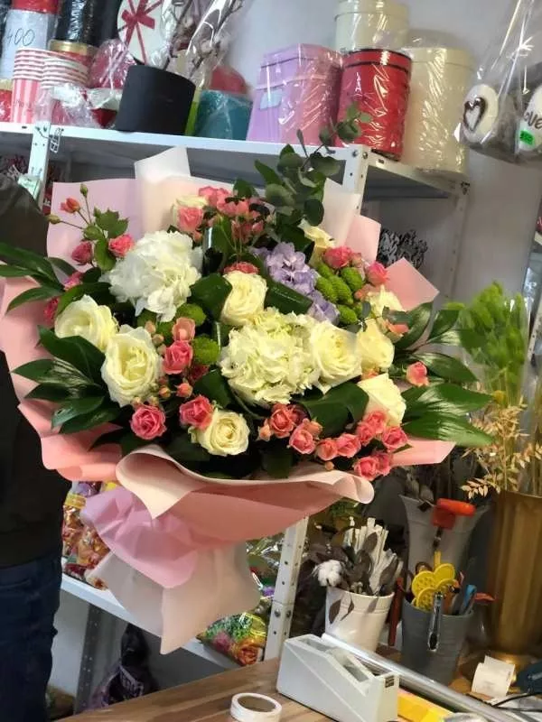 Цветы с доставкой по Украине: розы,  тюльпаны,  сборные и экзотические б 3