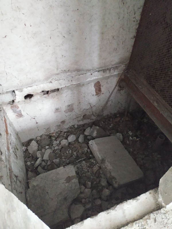 Кладовка, гардеробная комната в шахте лифта Харьков 4