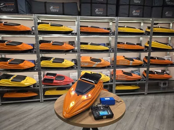 Кораблики для риболовлі з GPS автопілотом