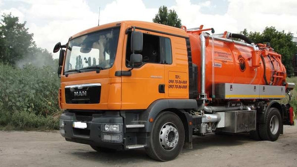 Послуги асенізатора. Відкачування ям 2