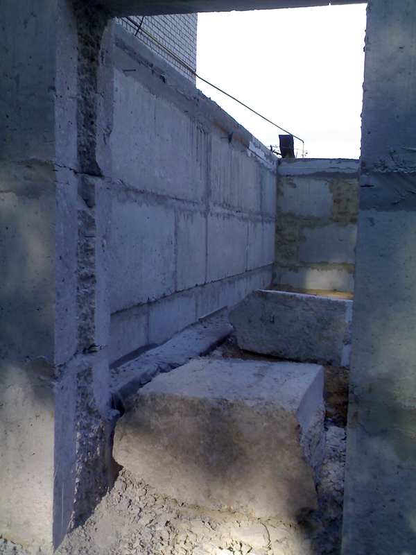 Проемы, отверстия в фундаментных блоках Демонтаж бетона, кирпича Харьков 4