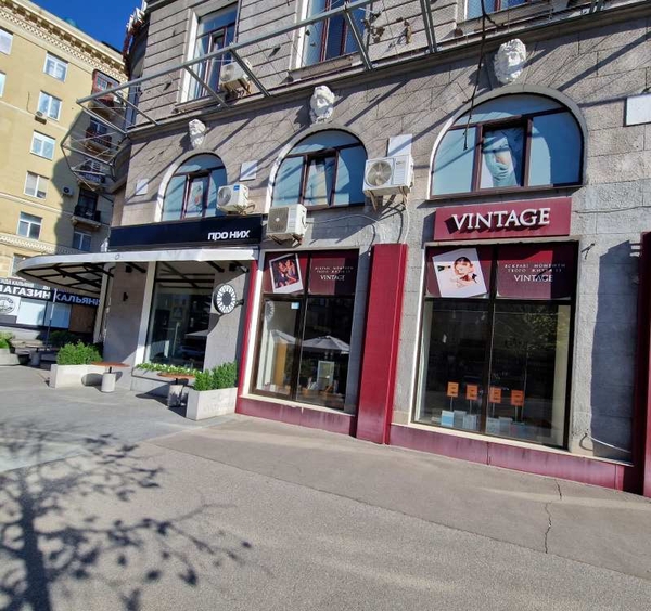 Сдам в аренду помещение 287м2, пл. Конституции 1. 3