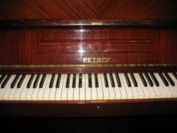 Продам пианино Украина 