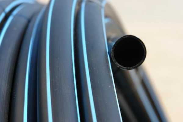 Труба полиэтиленовая труба ПЭ водопроводная д 125 мм,  140 мм,  160 мм.