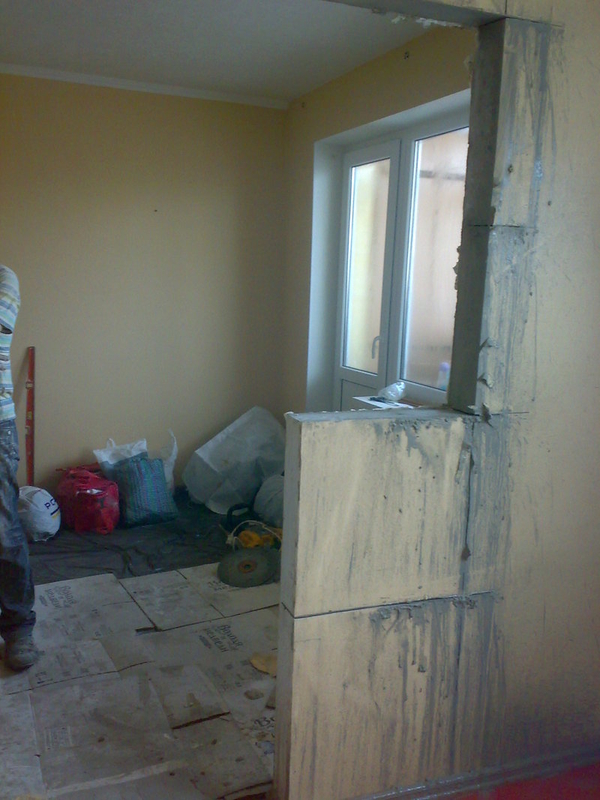Расширение проемов, стен без пыли в бетоне, железобетоне, кирпиче Харьков 3
